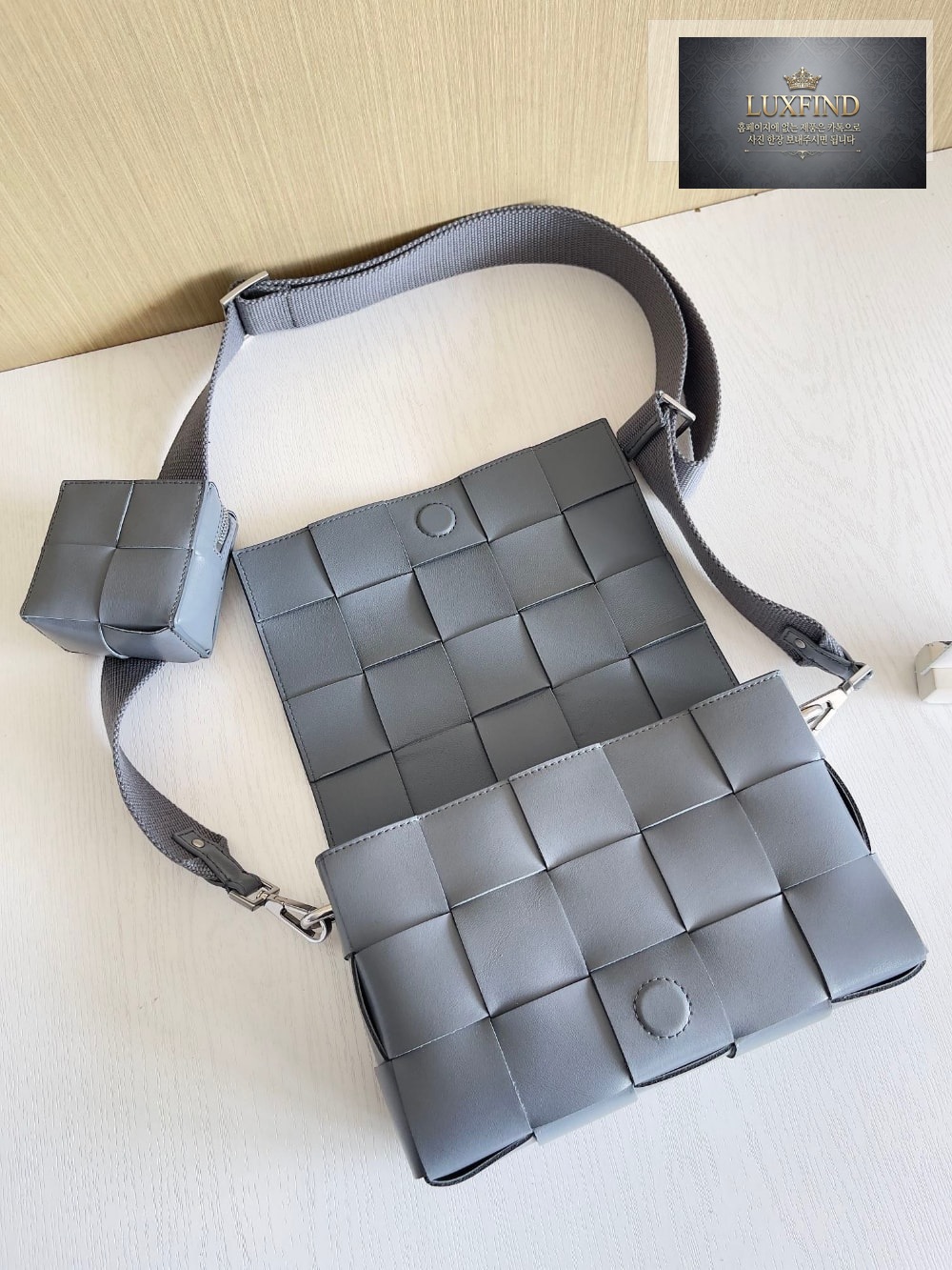 Bottega Veneta Cassette With Versatile Strap
