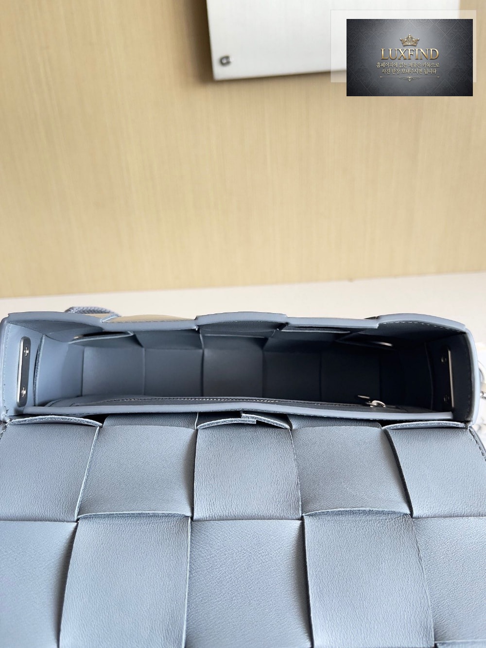 Bottega Veneta Cassette With Versatile Strap