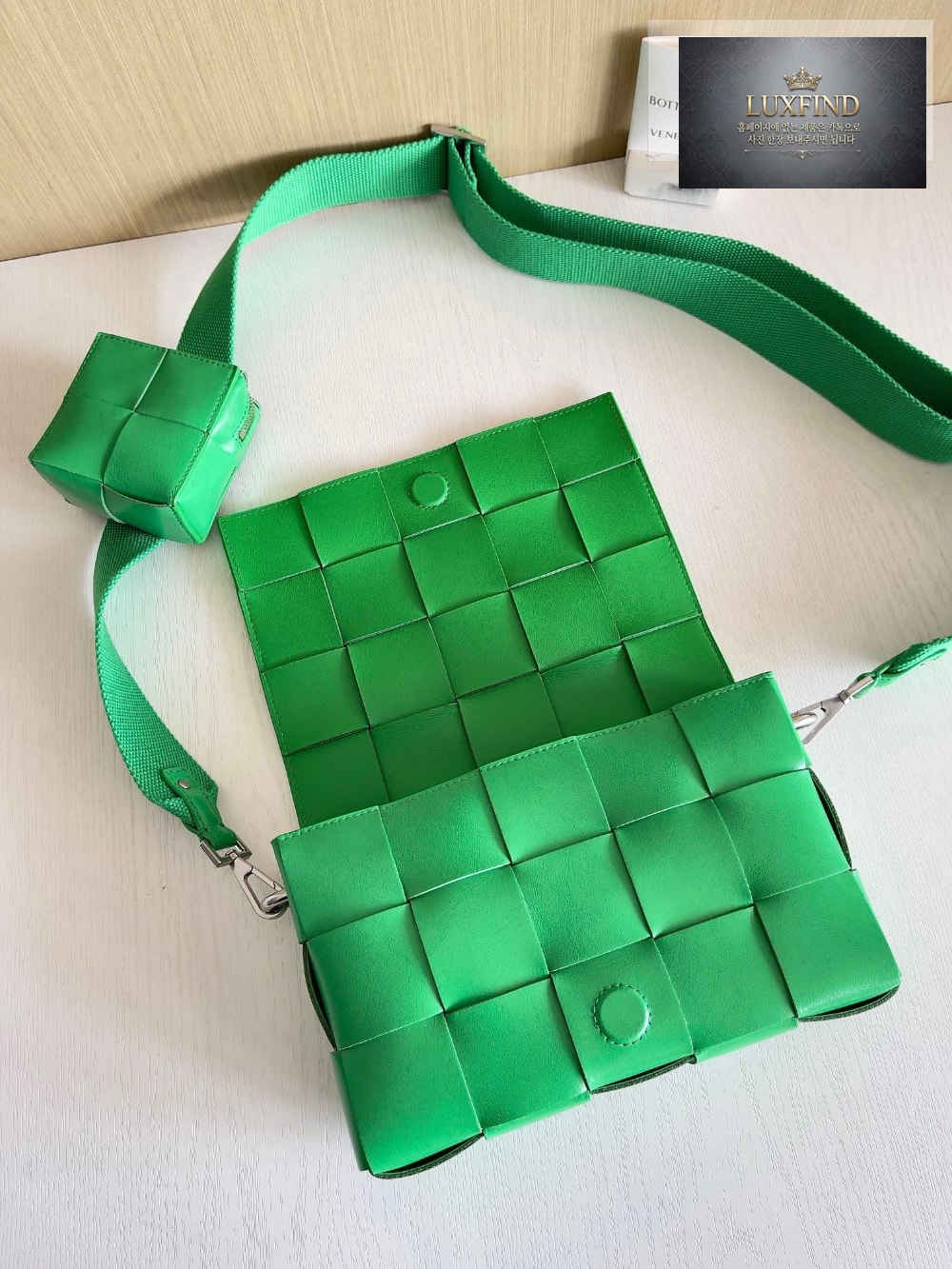Bottega Veneta Cassette With Versatile Strap