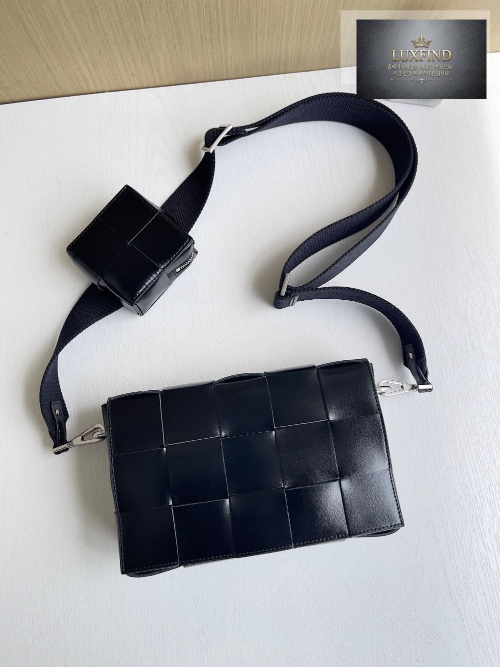 Bottega Veneta Cassette With Versatile Strap