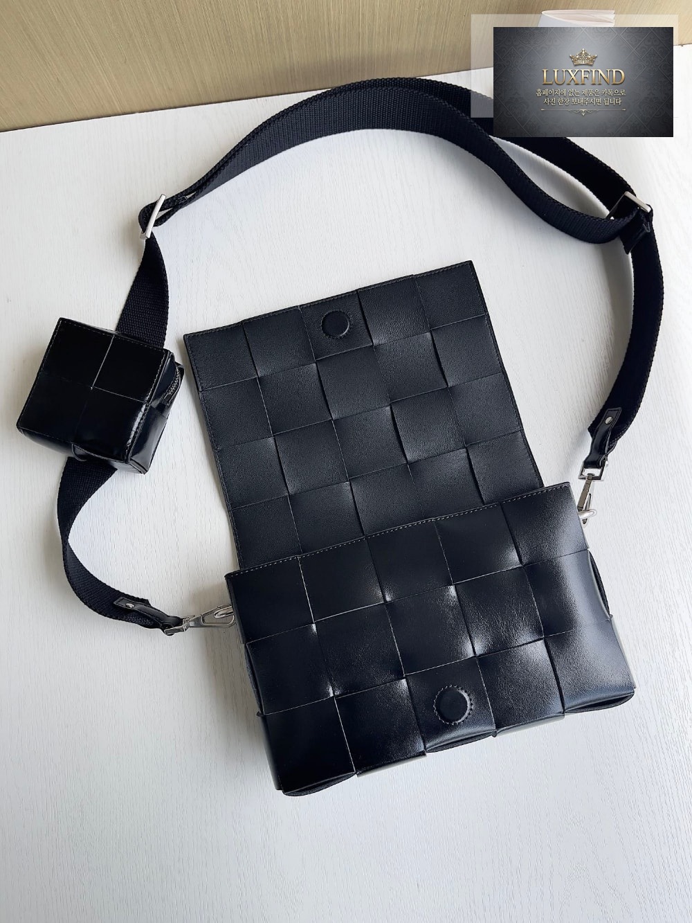 Bottega Veneta Cassette With Versatile Strap