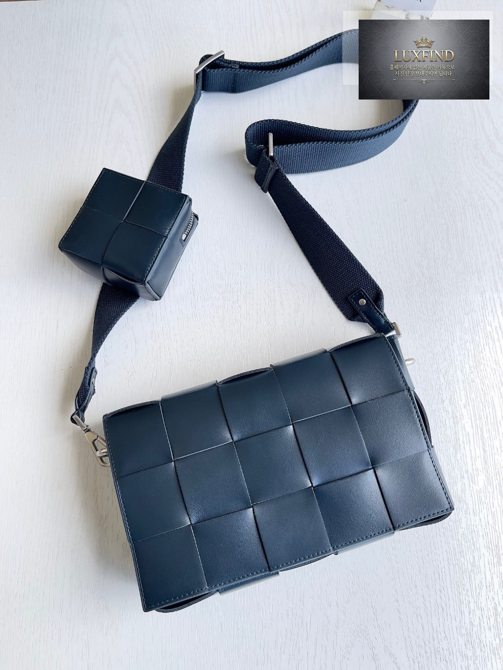 Bottega Veneta Cassette With Versatile Strap