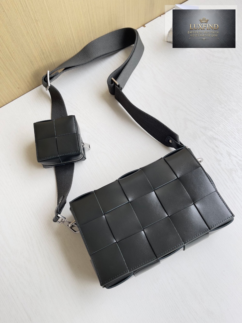 Bottega Veneta Cassette With Versatile Strap