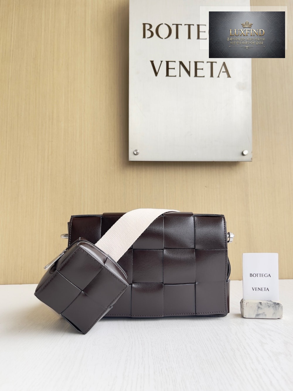 Bottega Veneta Cassette With Versatile Strap