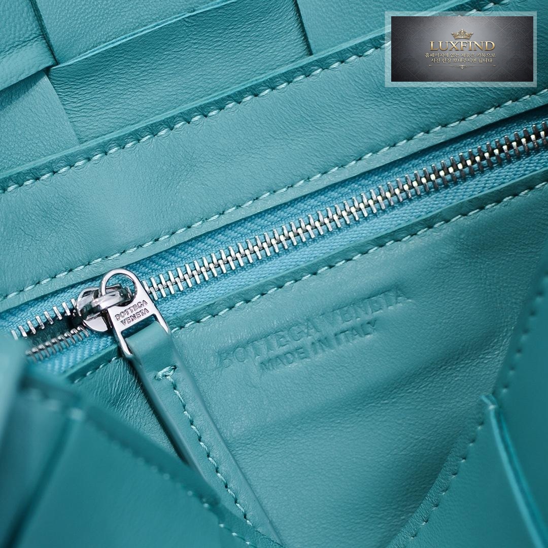Bottega Veneta Cassette