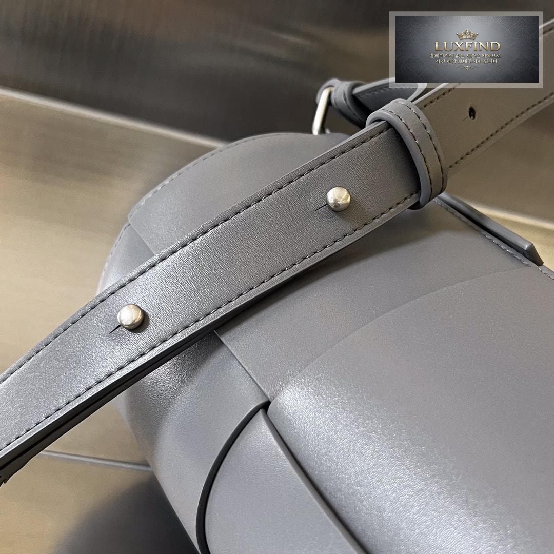 Bottega Veneta Canette