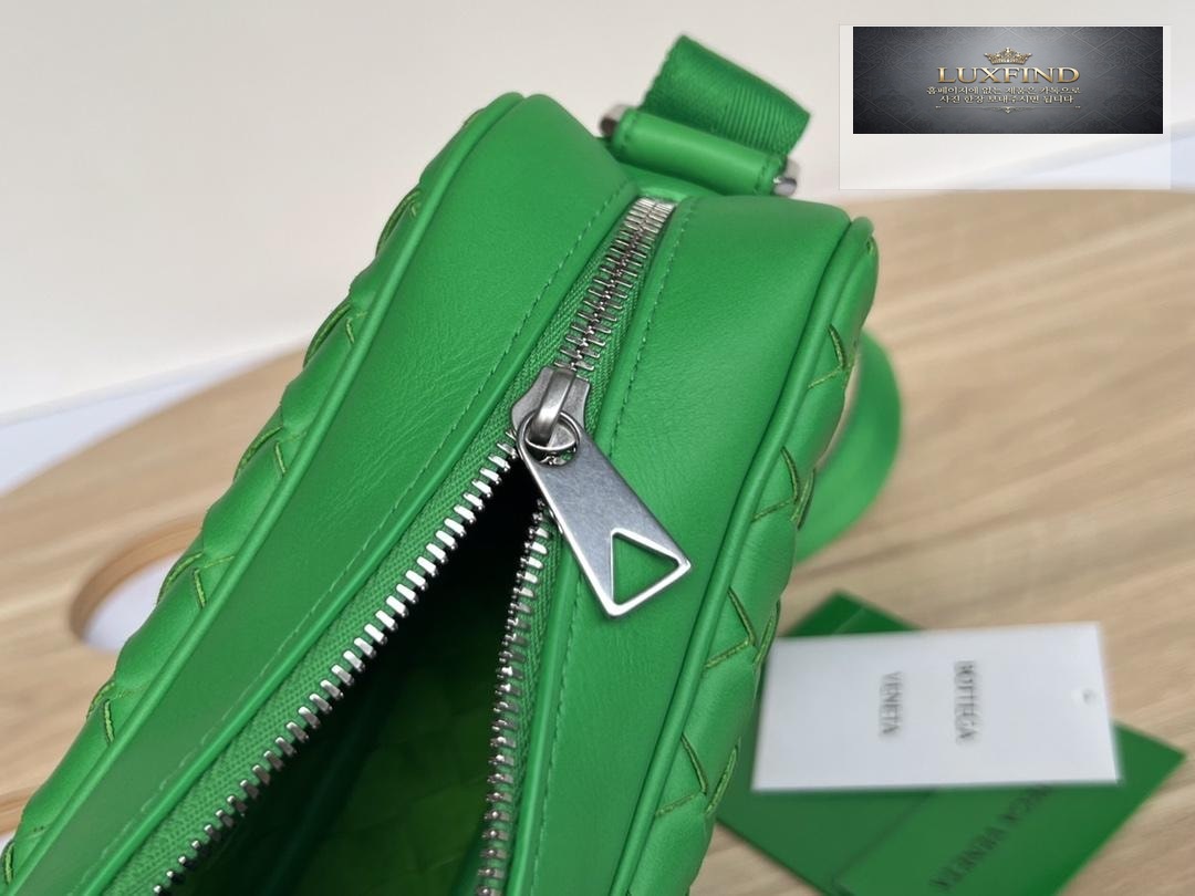 Bottega Veneta Camera