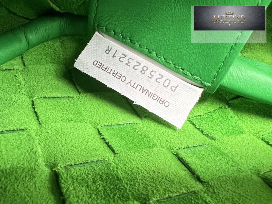 Bottega Veneta Camera