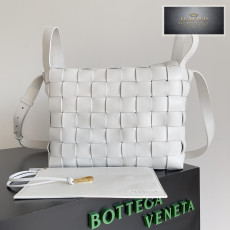 Bottega Veneta Bowling Cassette Tote