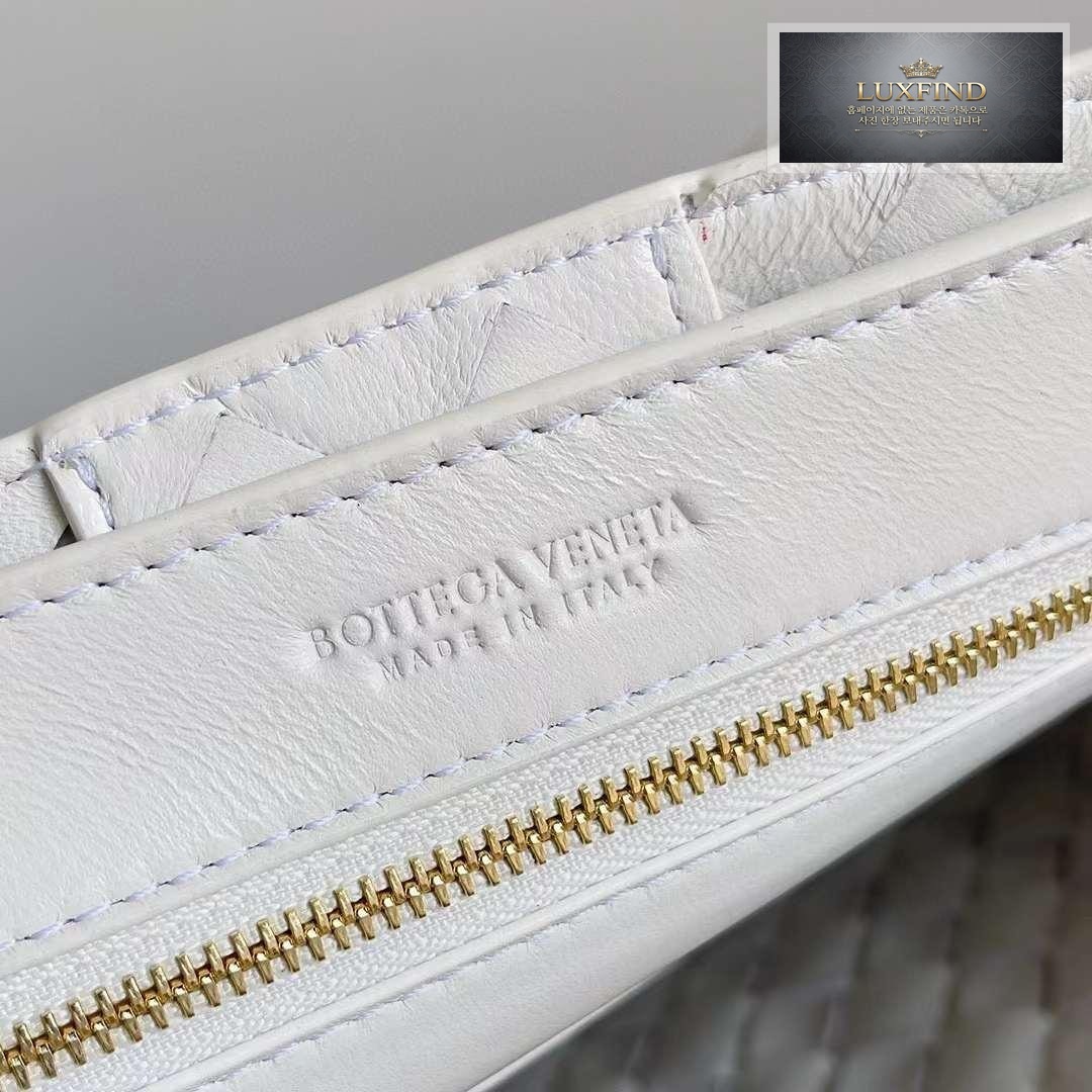 Bottega Veneta Andiamo Chain Strap