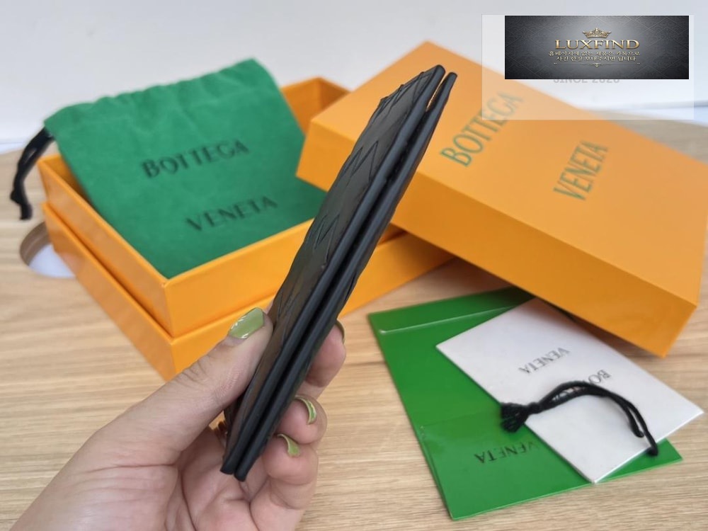 Bottega Veneta intrecciato Flap Card Case