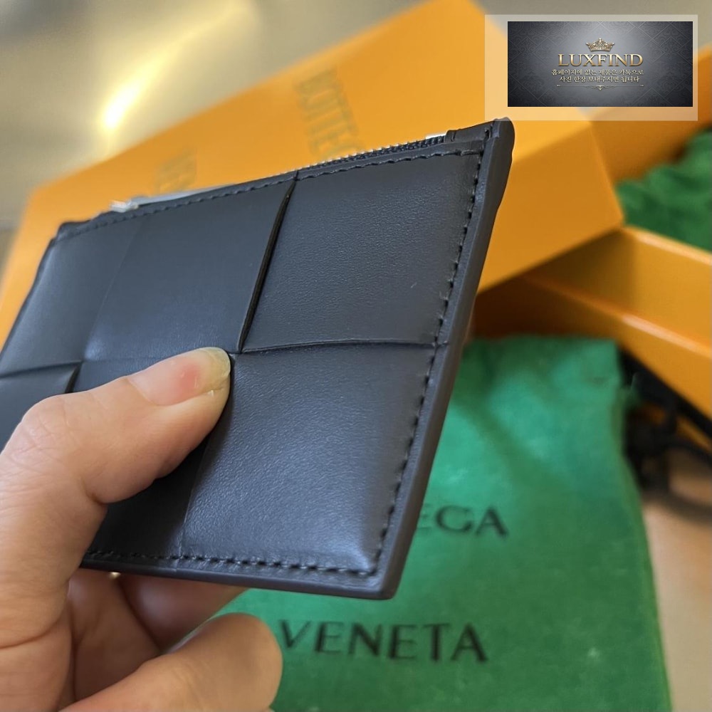 Bottega Veneta Zipped Card Case