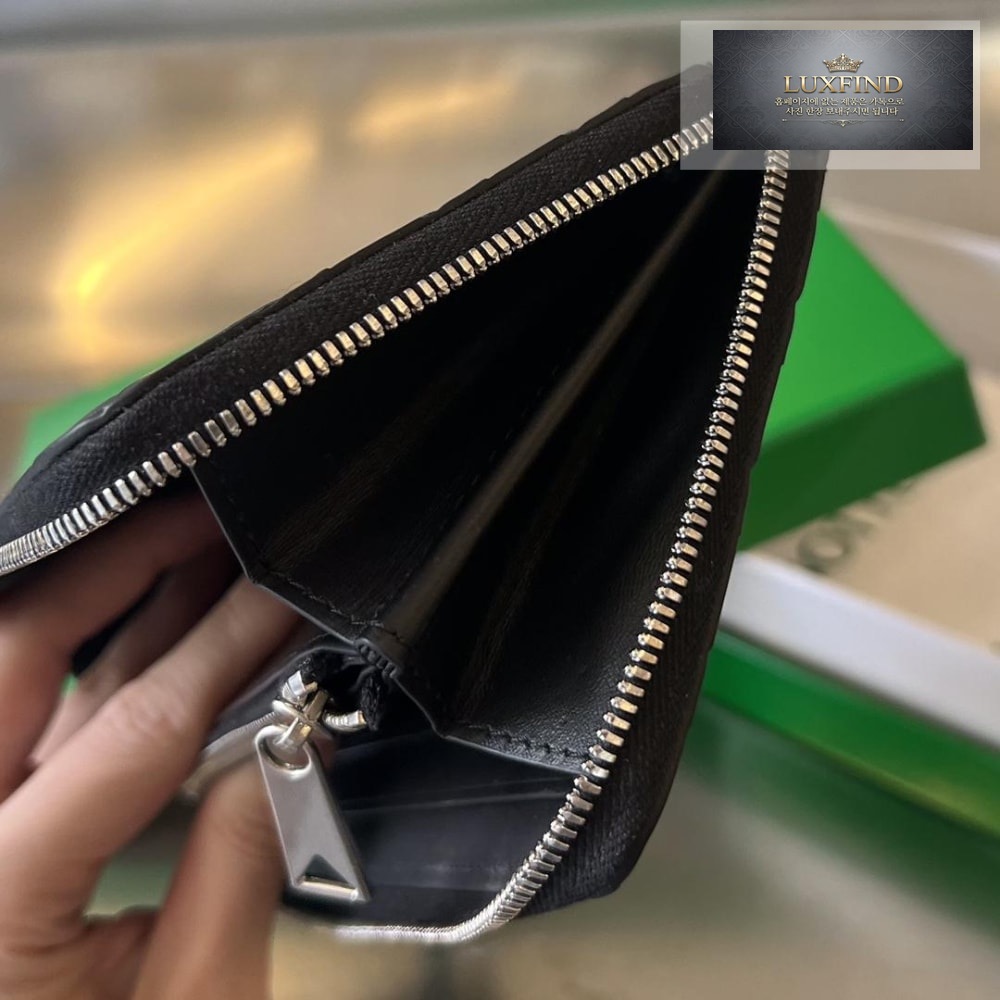 Bottega Veneta Intrecciato Vertical Zippy