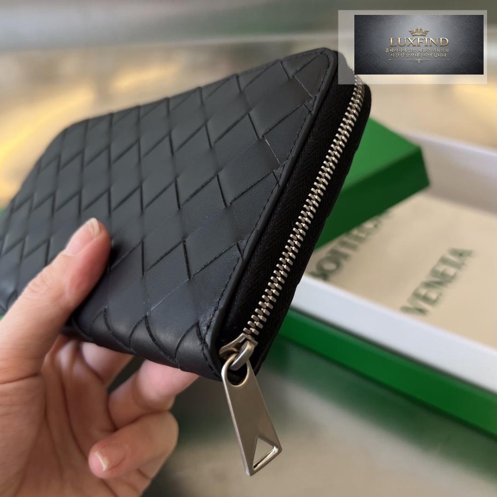 Bottega Veneta Intrecciato Vertical Zippy