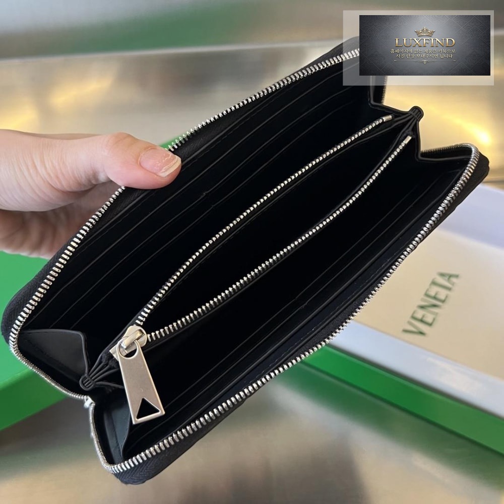 Bottega Veneta Intrecciato Vertical Zippy