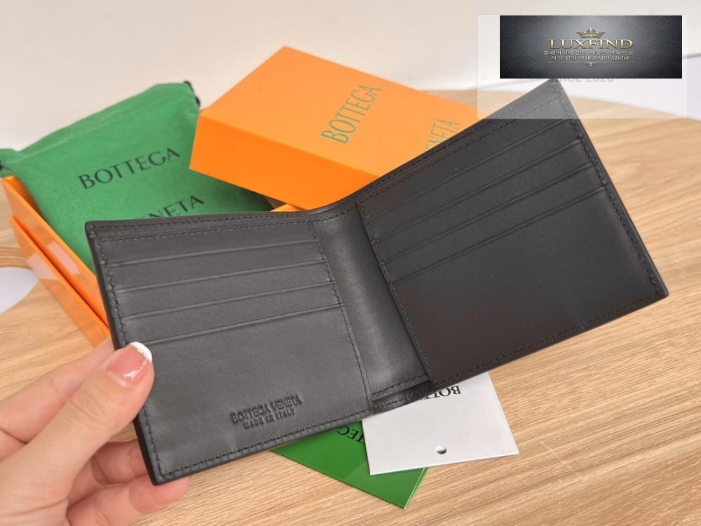 Bottega Veneta Intrecciato Bi Fold Wallet