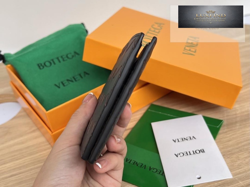 Bottega Veneta Intrecciato Bi Fold Wallet
