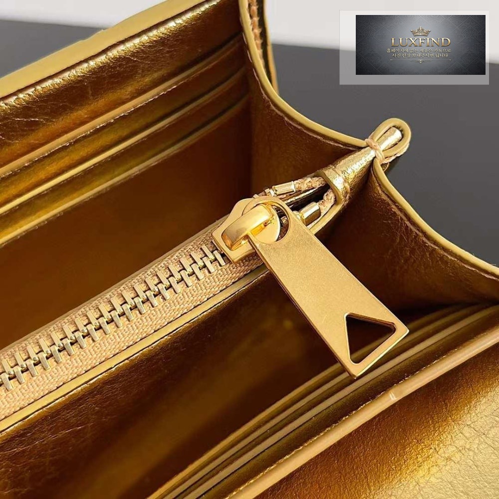 Bottega Veneta Andiamo Wallet