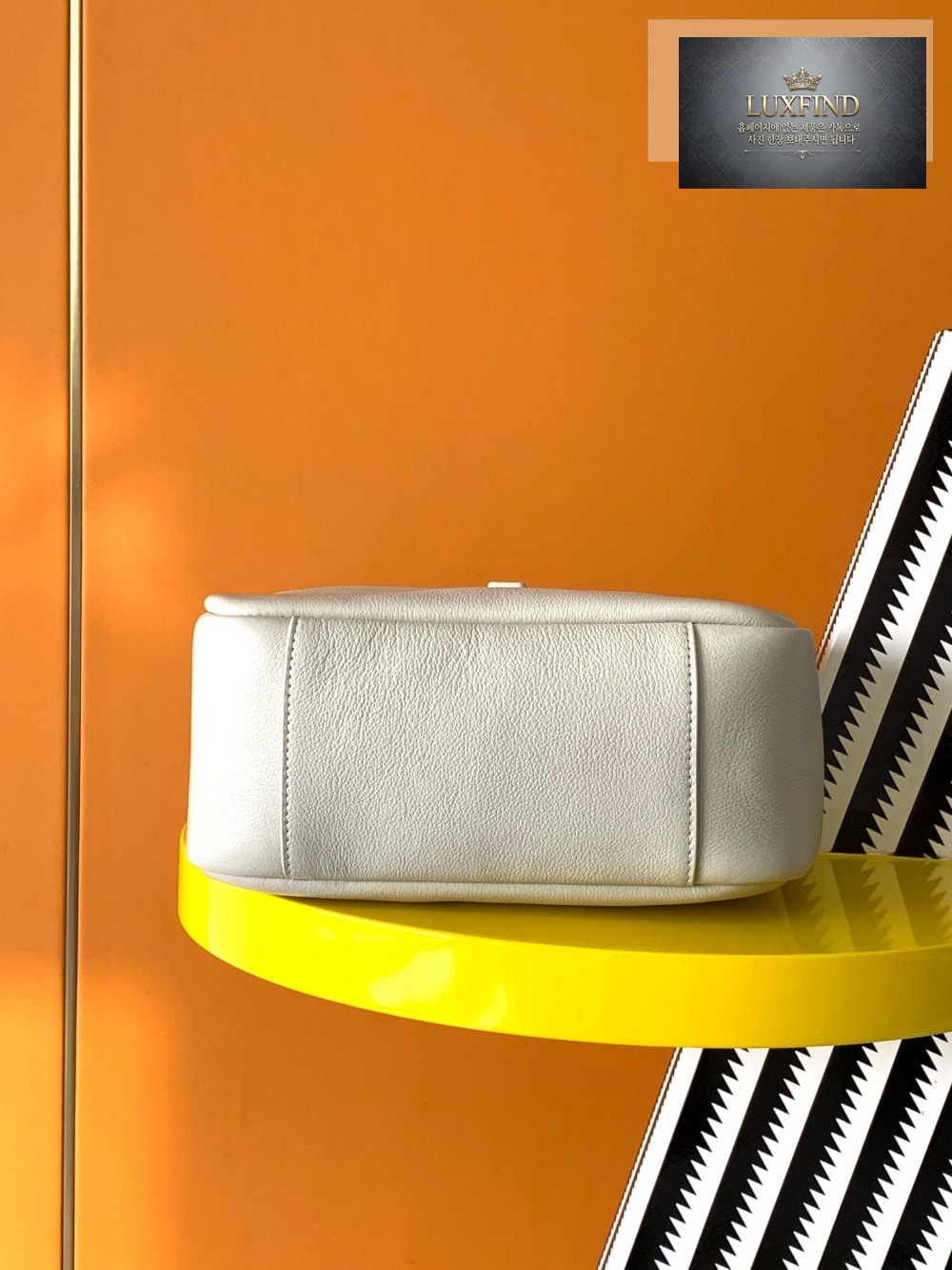 Saint Laurent Le 5 À 7 Supple Small In Grained Leather