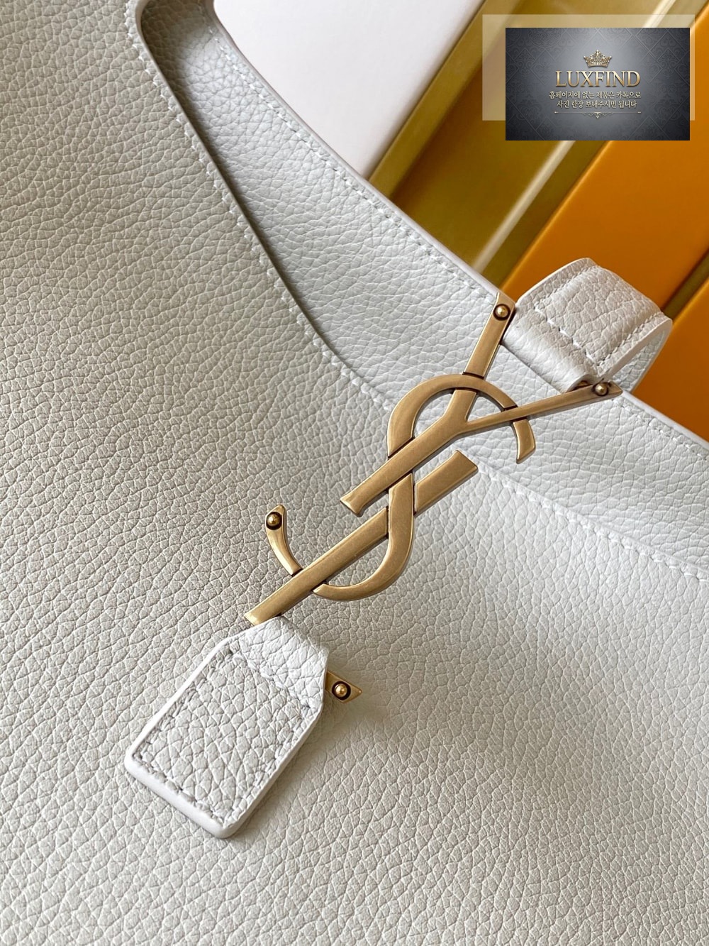 Saint Laurent Le 5 À 7 Bea In Grained Leather