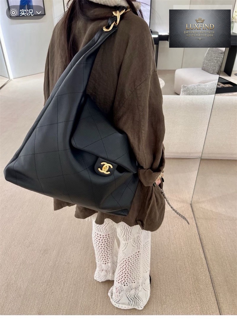 샤넬 25k 맥시 호보 백 골드 메탈 블랙
