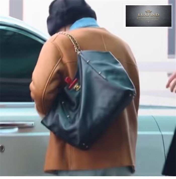 샤넬 25S 골드메탈 맥시 토트 쇼핑백