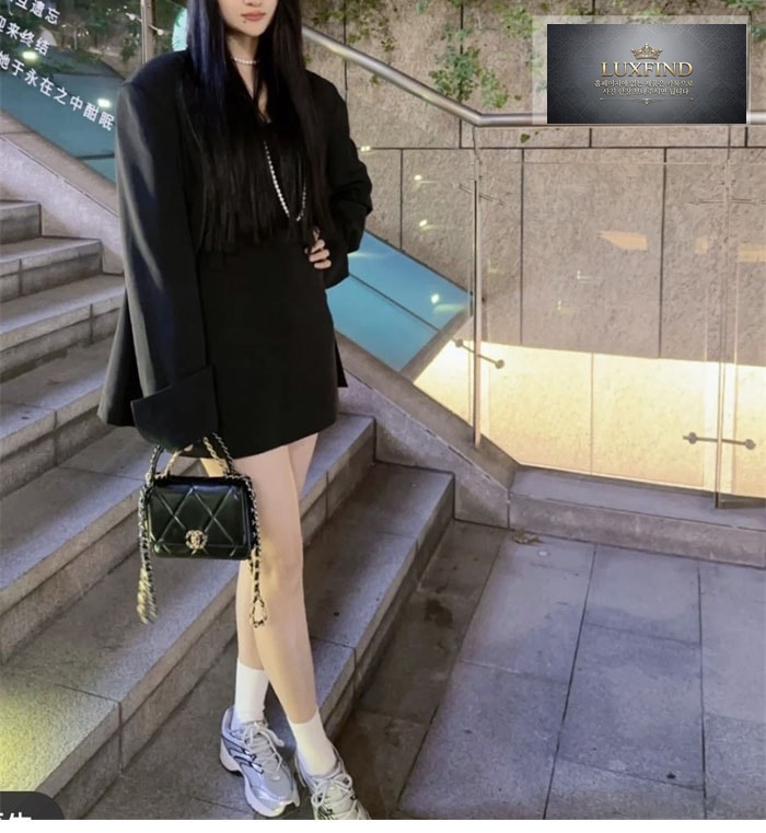 샤넬 24p 19 WOC 블랙 골드 백