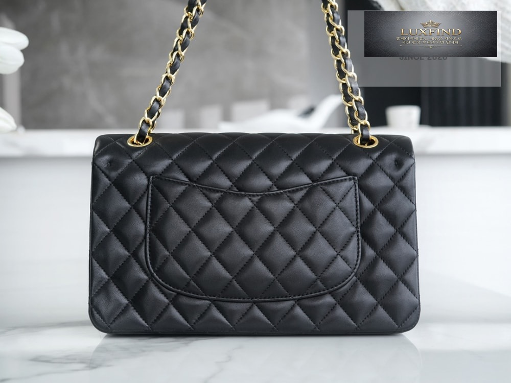 Chanel Classic Medium Lam