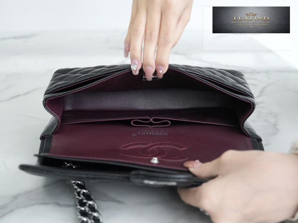 Chanel Classic Medium Lam