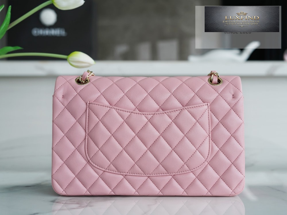 Chanel Classic Medium Lam