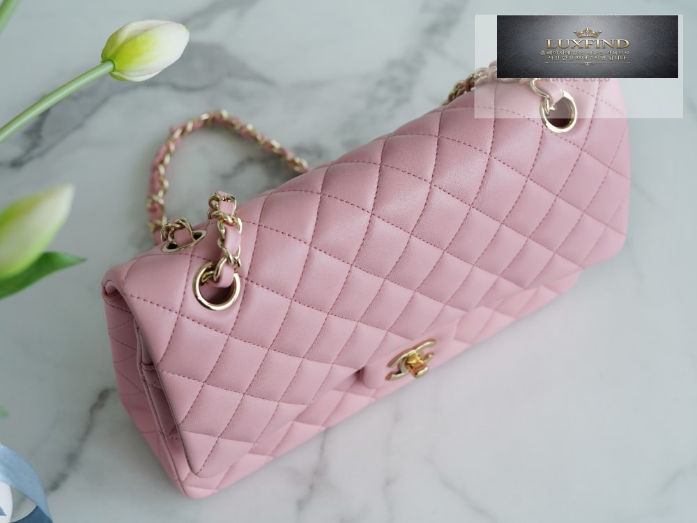 Chanel Classic Medium Lam