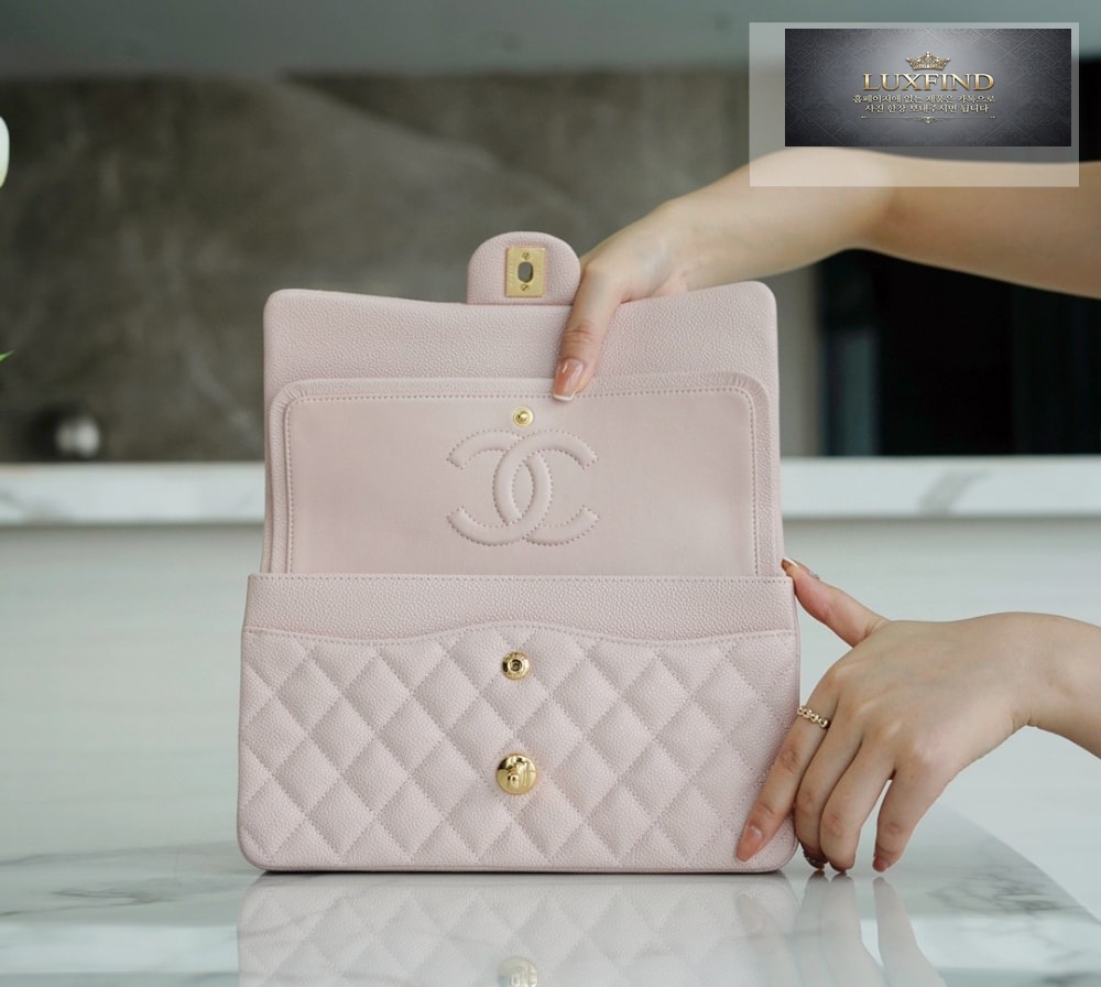 Chanel Classic Medium Caviar