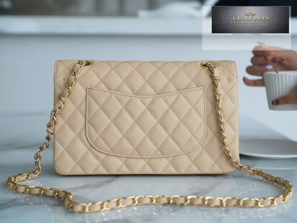 Chanel Classic Medium Caviar