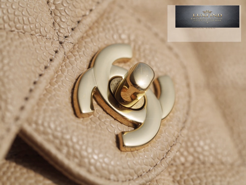 Chanel Classic Medium Caviar