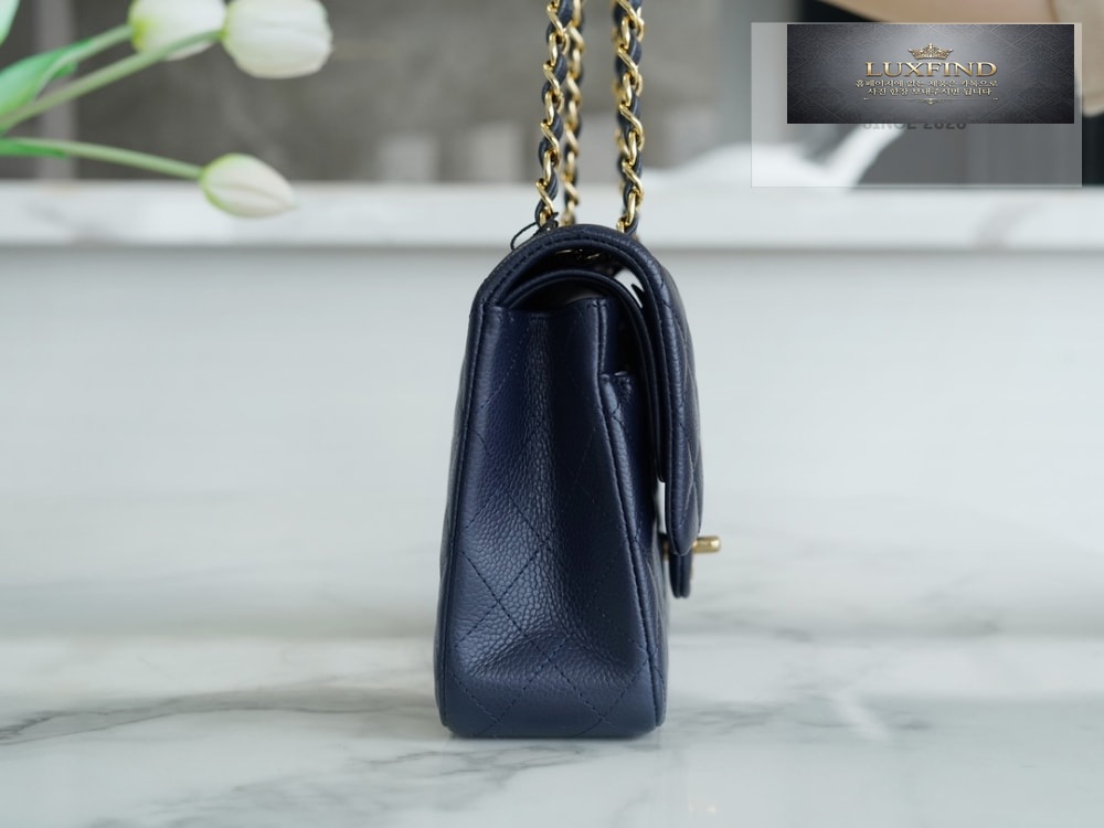Chanel Classic Medium Caviar