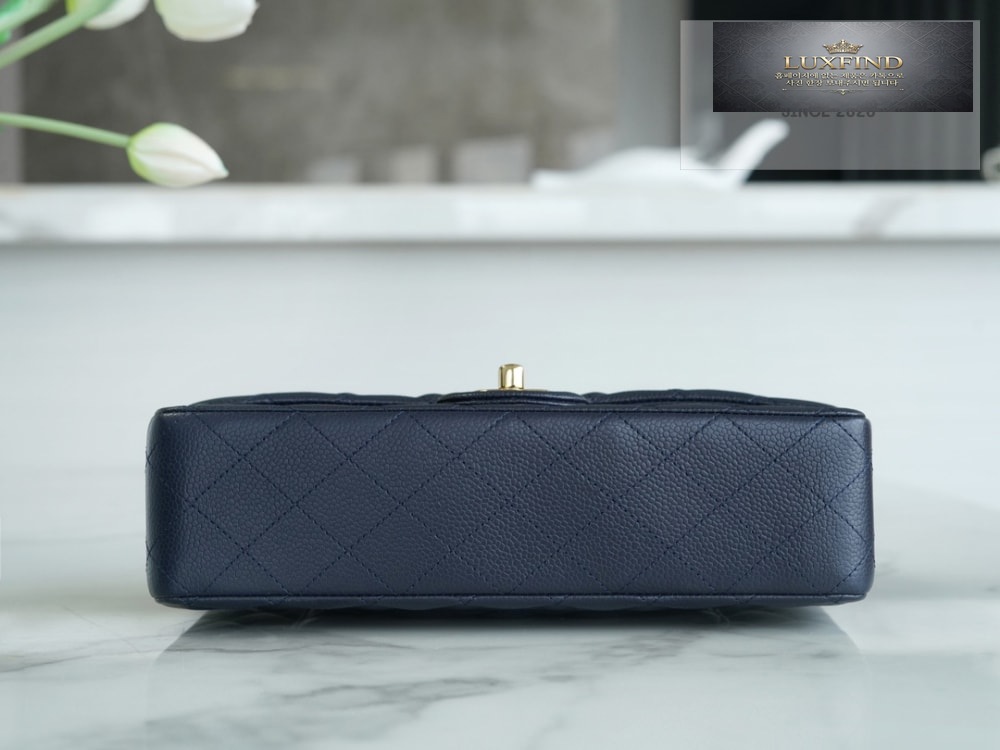 Chanel Classic Medium Caviar