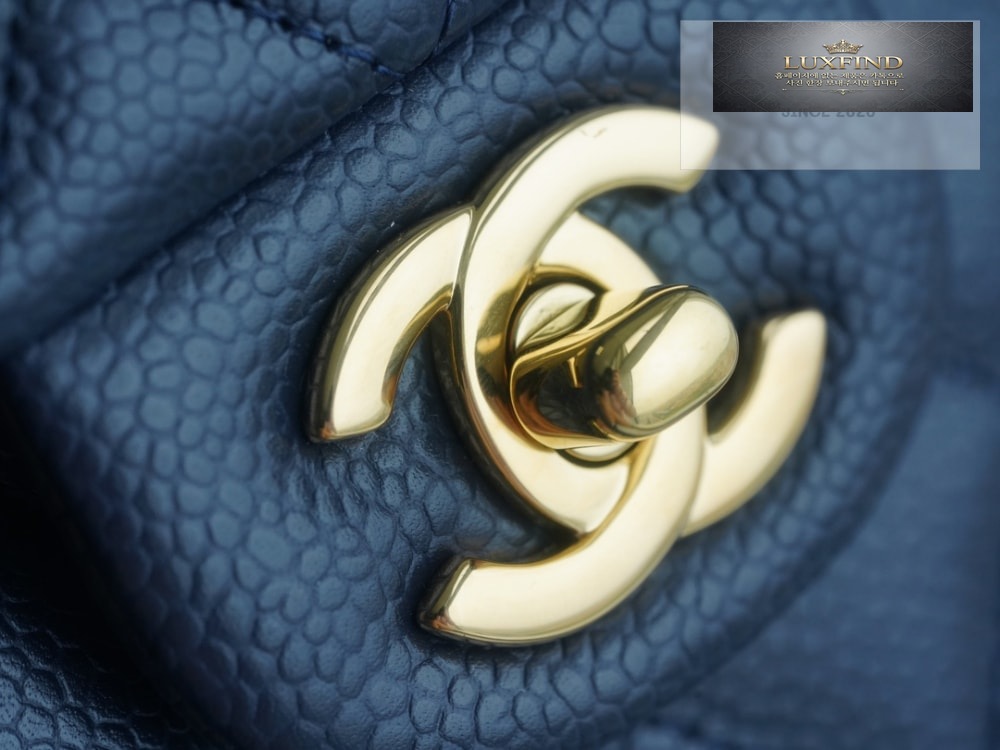 Chanel Classic Medium Caviar
