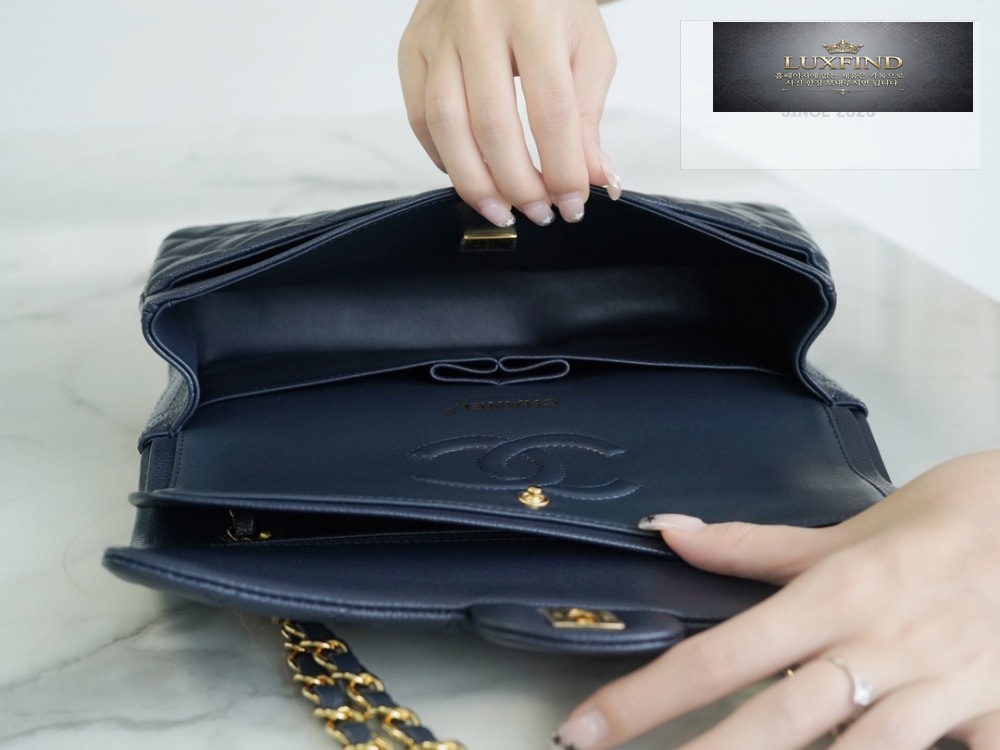 Chanel Classic Medium Caviar