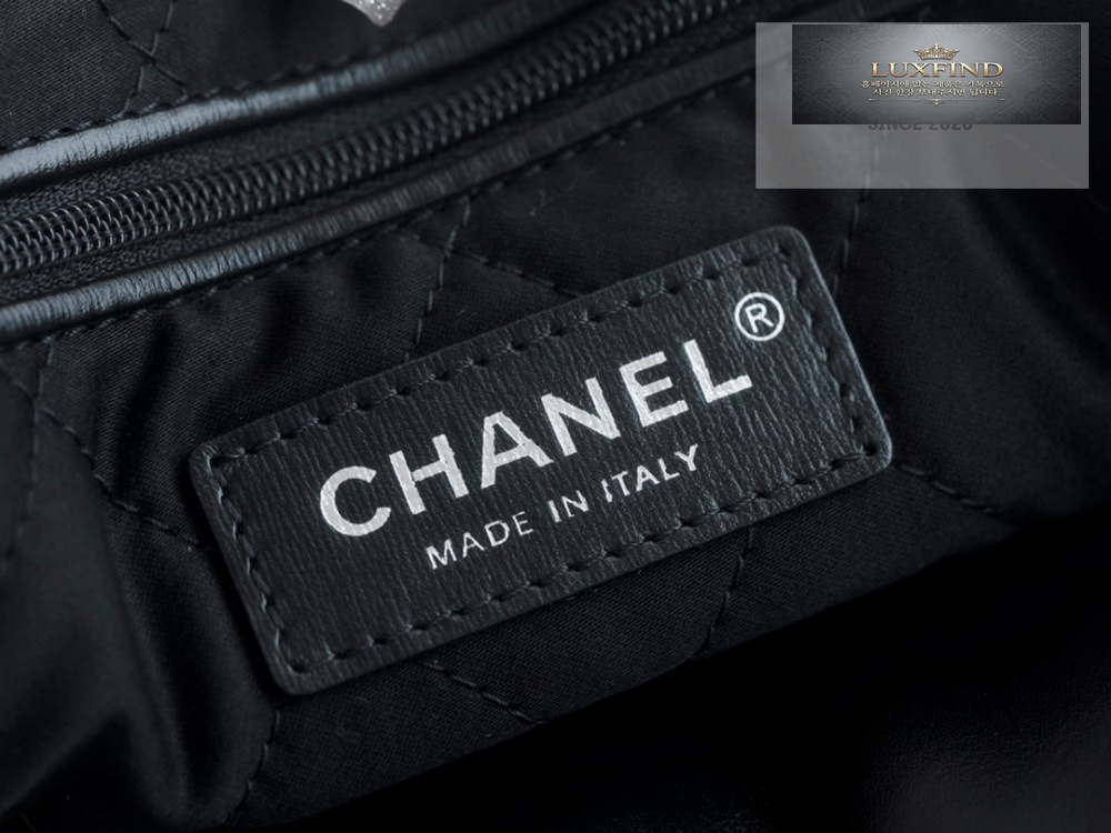 Chanel 22 Small