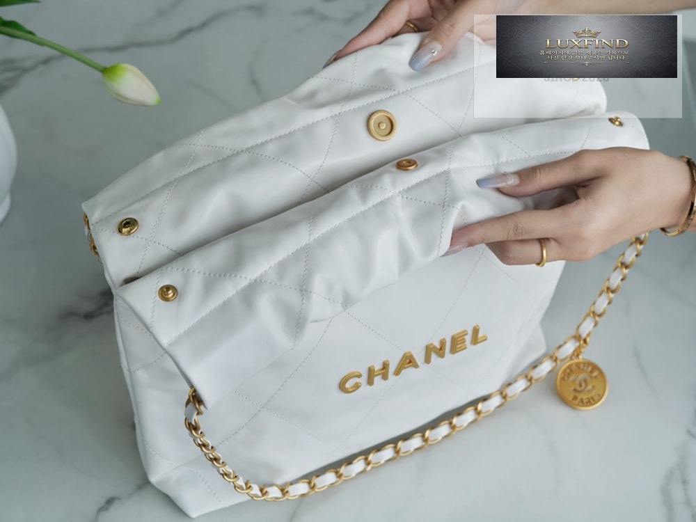 Chanel 22 Small