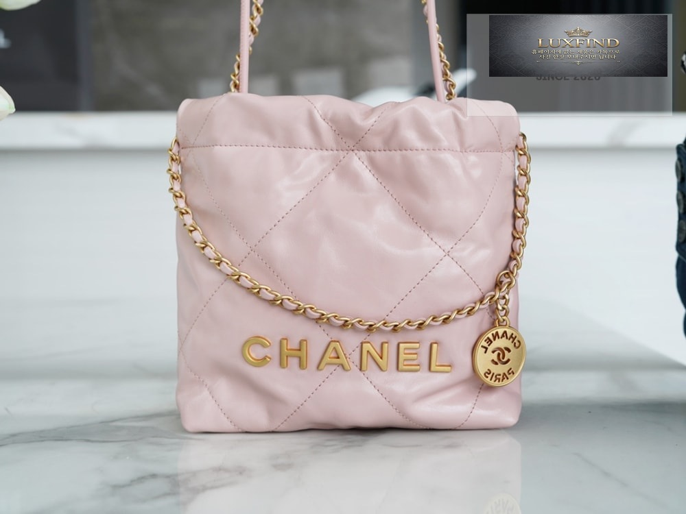 Chanel 22 Mini
