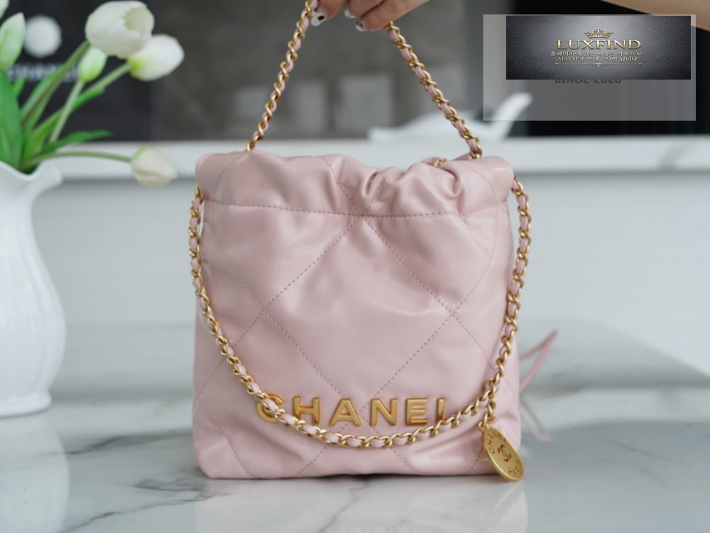 Chanel 22 Mini