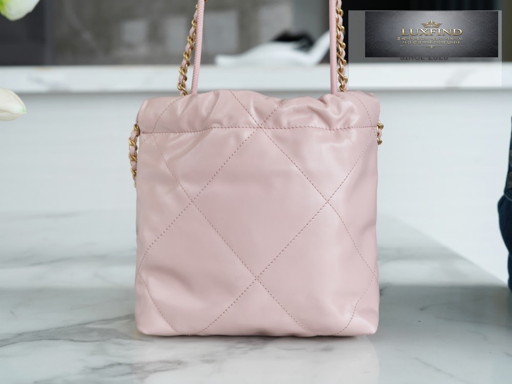 Chanel 22 Mini