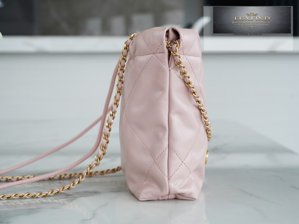 Chanel 22 Mini