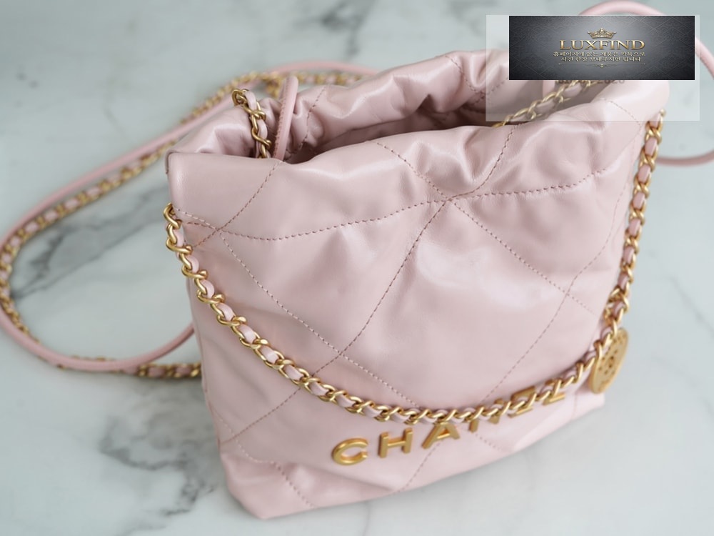 Chanel 22 Mini