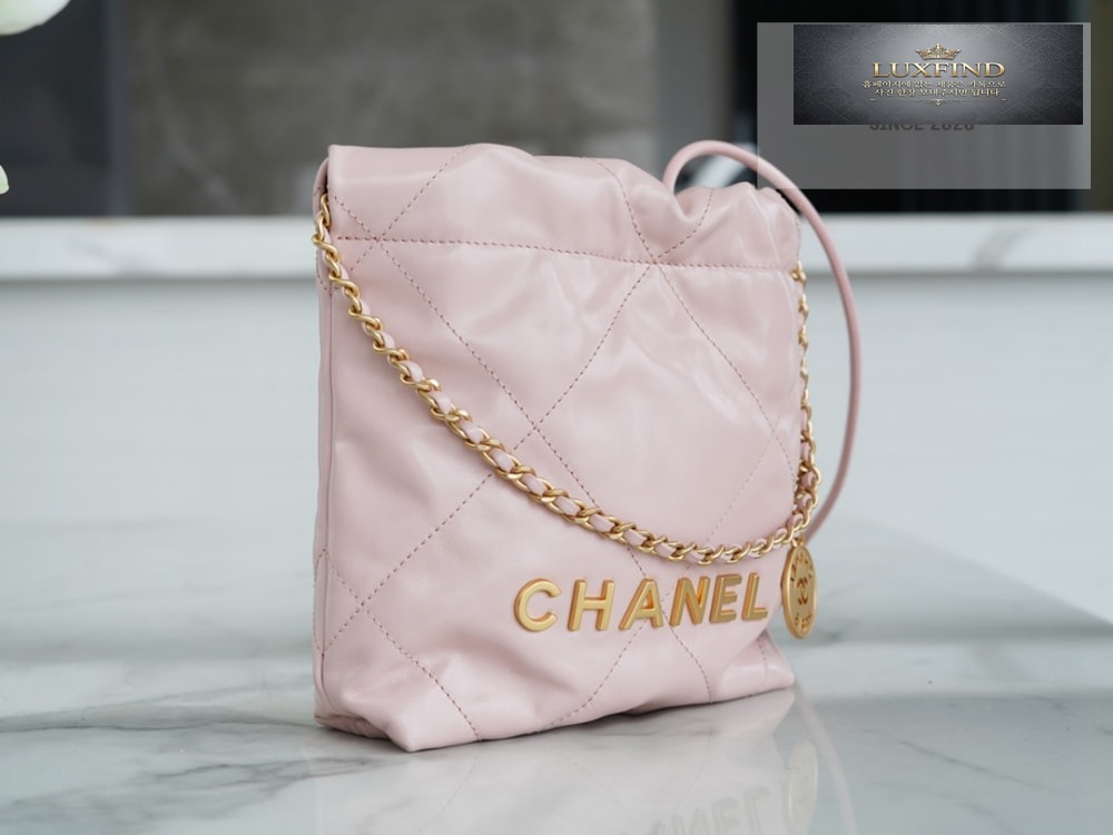 Chanel 22 Mini