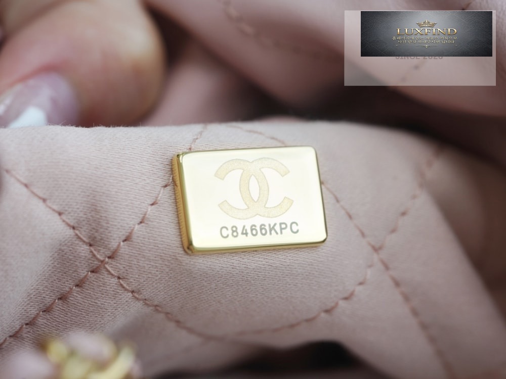 Chanel 22 Mini