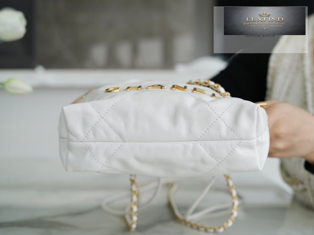 Chanel 22 Mini