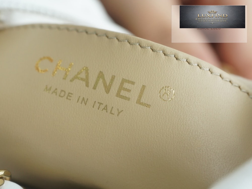 Chanel 22 Mini