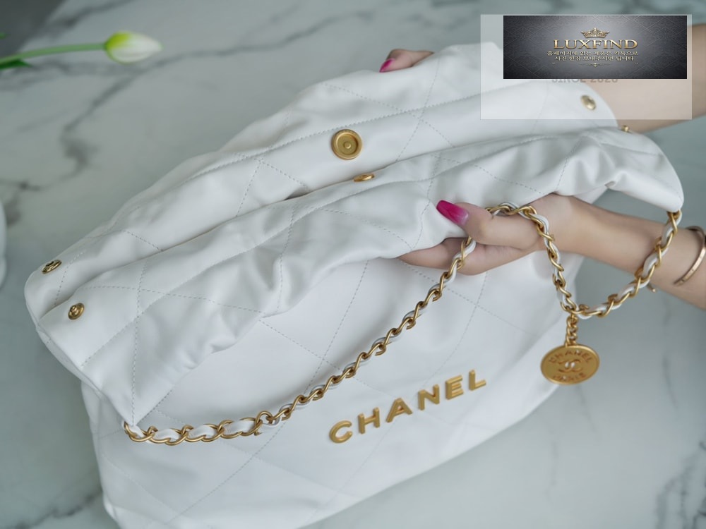 Chanel 22 Medium